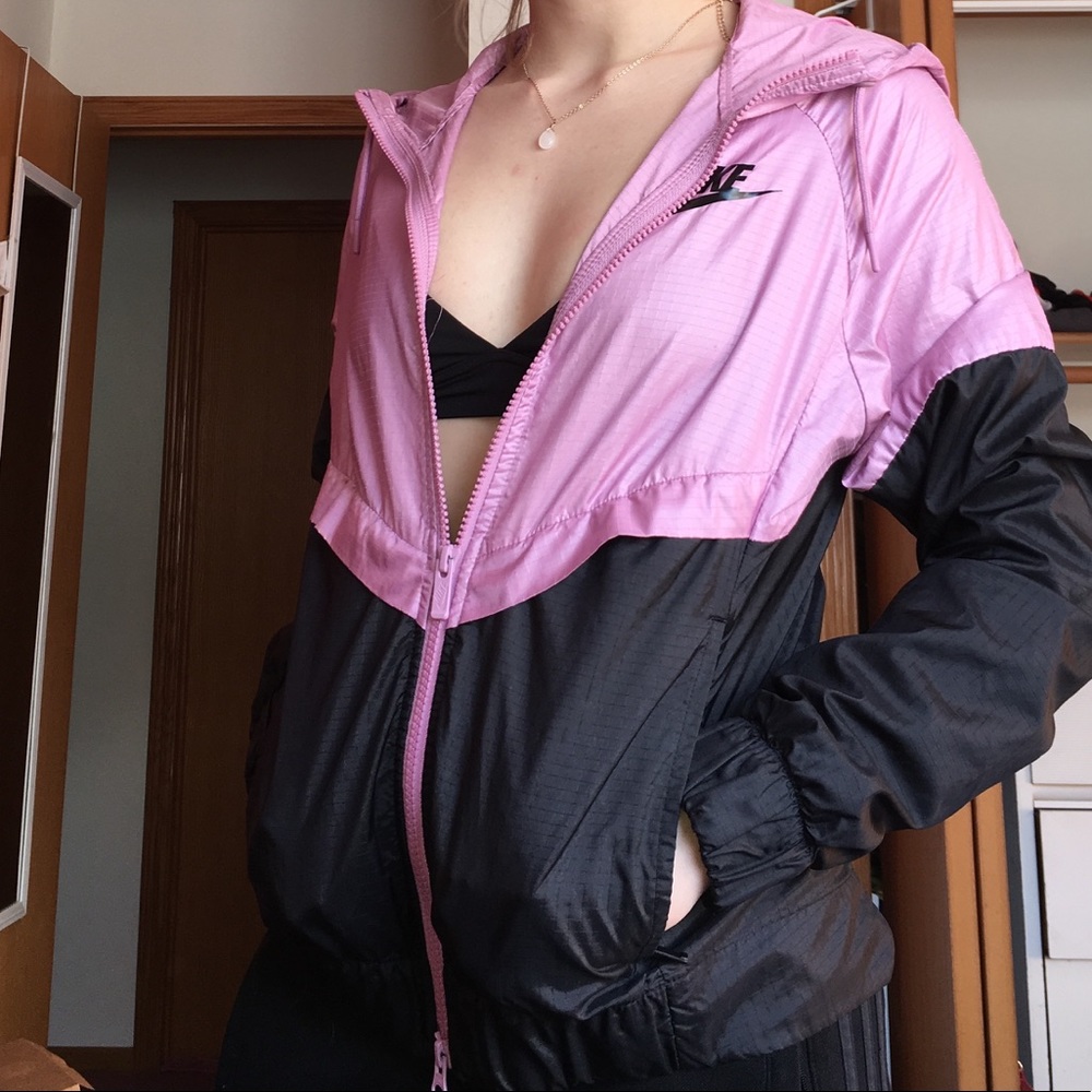 NIKE WINDBREAKER